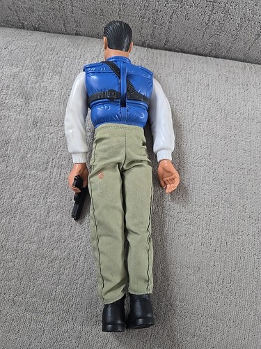 Vintage Hasbro Action Man "Hands Up" Policeman! Figure 1996 - Picture 12 of 15