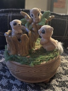 Josef originals musicbox with flocked chipmunks - works - nature -