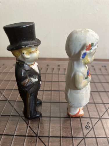 Vintage Braut & Bräutigam Keramik Hochzeitstorte Topper Zylinder Blumen Figuren - Bild 4 von 9