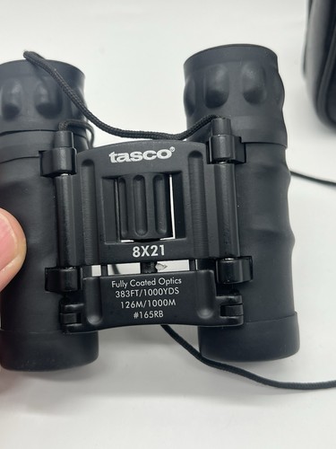 Tasco 165RB Black Compact Folding Binoculars 8 x 21 Case VERY NICE - Picture 2 of 4