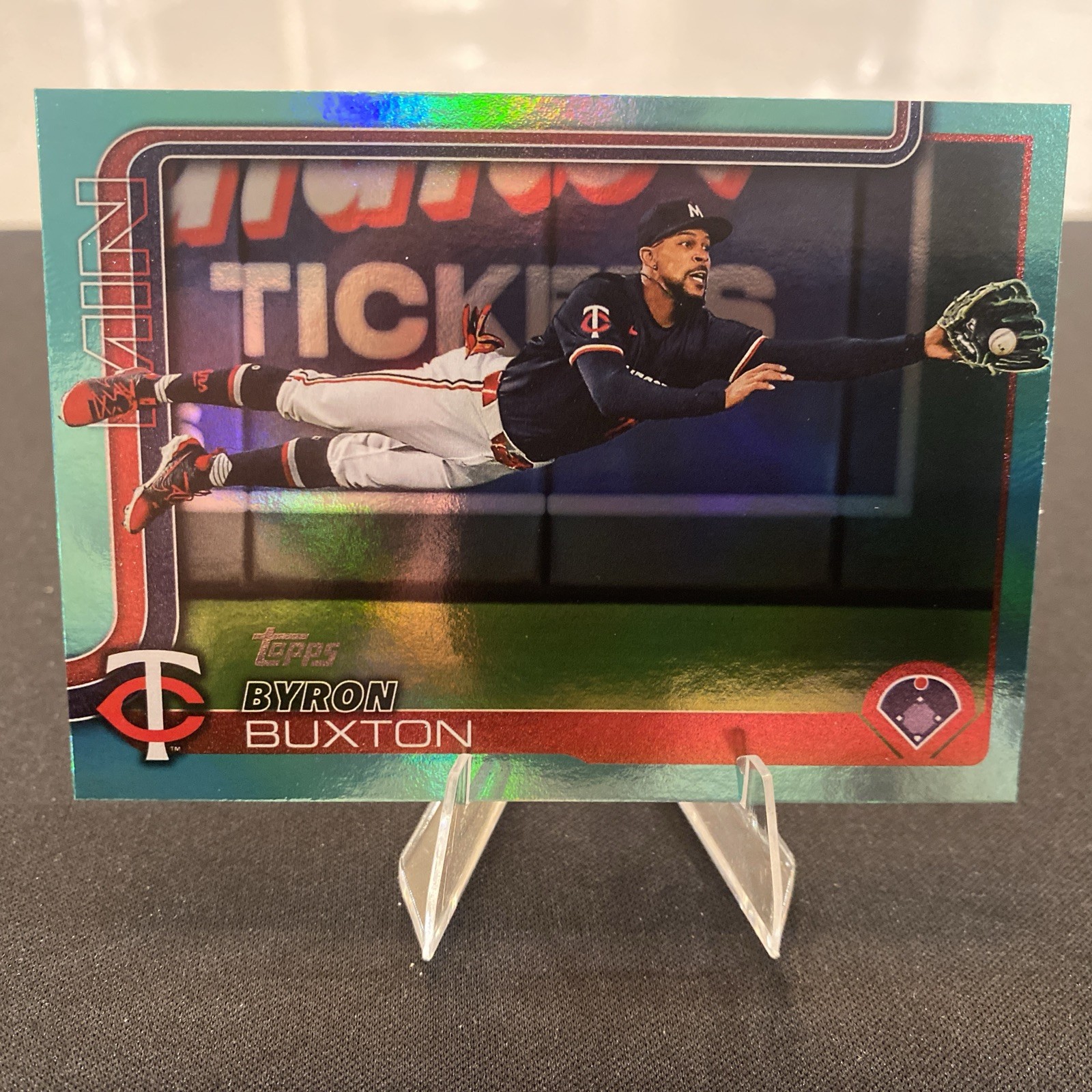 2025 Topps Series 2 #530 Byron Buxton Teal Rainbow Foil SP Minnesota Twins