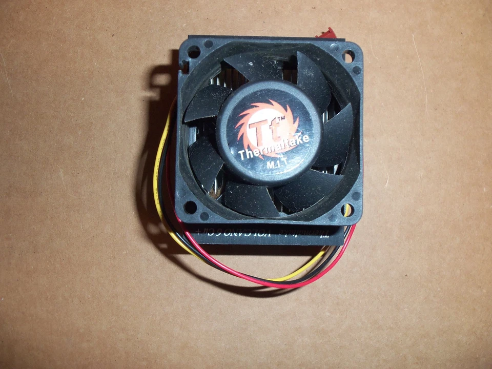 Tt Thermaltake Volcano 6 Cu+ CPU Cooler Fan/Heatsink Combo for Socket-A (462) - Image 4 of 4