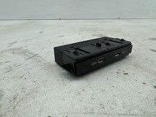 Volkswagen Golf VIII 2023 Mitte USB-Anschluss 5NA035700 LAA11435