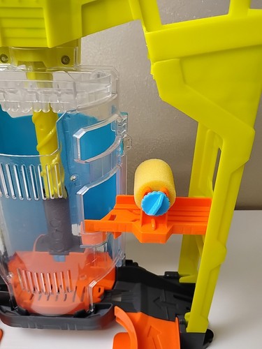 Mattel - Hot Wheels Stunt & Splash Car Wash with the Car Elevator Toy - Picture 3 of 7