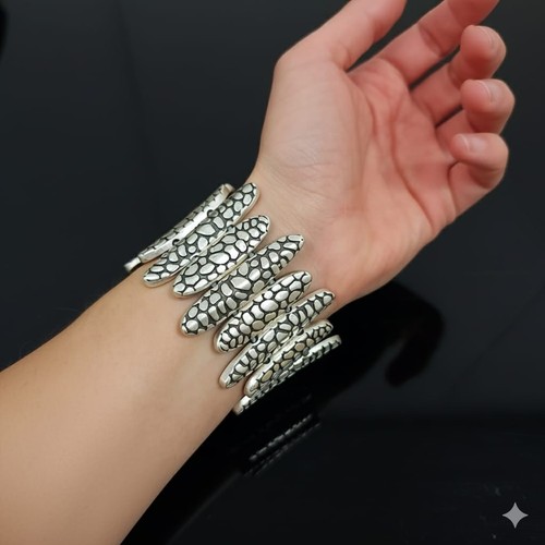 Breiter Silber Armreif, Texturierter Boho Bangle, Verstellbar, Chunky Statement - Picture 2 of 12