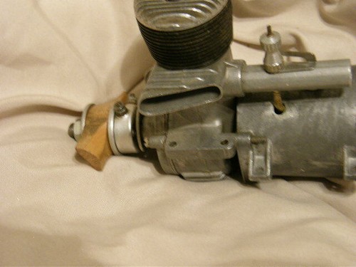Ohlsson & Rice O&R 60 Ignition Model Airplane Engine, Fuel Tank, 2-Speed Control - Picture 8 of 12