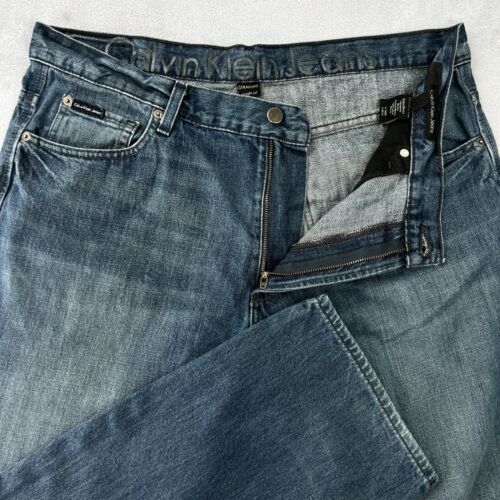 Calvin Klein 34x30 Fits 36 Straight Cut Jeans Old School Broken Dark Wash Denim - Picture 3 of 9