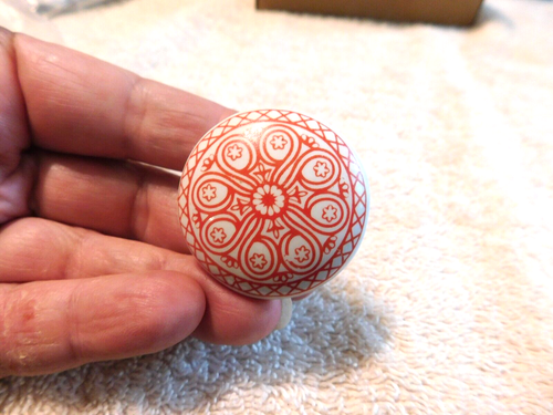 Lot Of 6.   1.5" DIAMETER CERAMIC W/RED DESIGN KNOBS/PULLS, ROUND - Picture 1 of 4