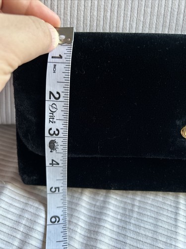 VICTORIA’S SECRET 10x5 Black Velvet Clutch Handbag Evening Purse w/ Gold Heart - Picture 21 of 21