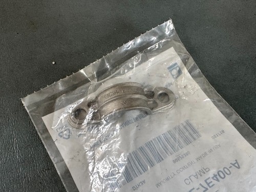 Abrazadera de tubo de cambio de transmisión automática Ford OEM NOS GC2Z-7E400-A 1992-2014 E-150 - Imagen 3 de 3