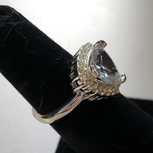 AVON SZ 5 3/4 RING - BOLD CUSHIONED TRIANGLE CZ WITH RHINESTONE ACCENTS - CLEAR - Picture 2 of 9