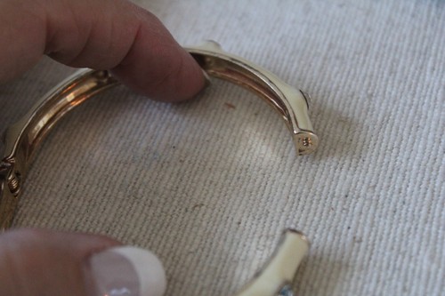 Premier Designs "Creme Brulee" Cream Enamel Silvertone Hinged Clamper Bracelet - Picture 7 of 7