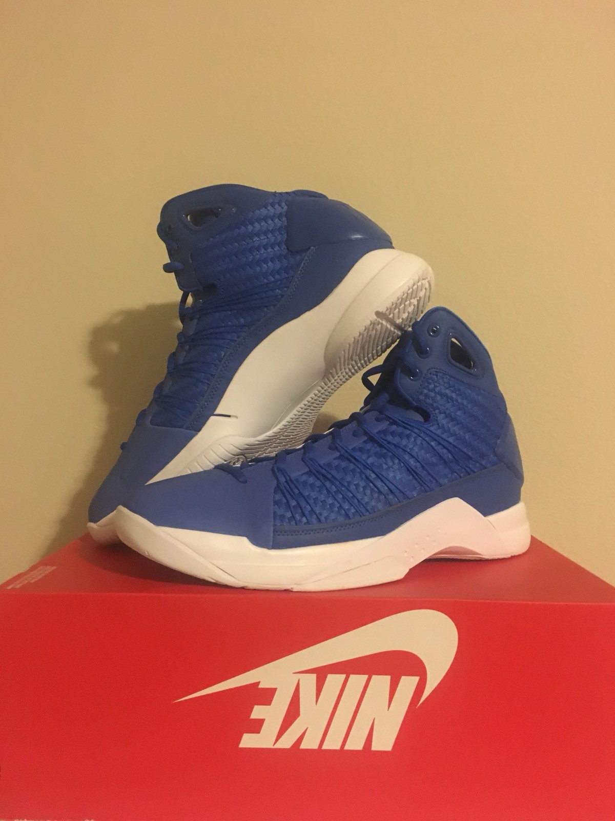 New Nike Hyperdunk Lux Basketball, Men's Size 13 Blue, 818137-400 New Nike Hyperdunk Lux Basketball, Men's Size 13 Blue, 818137-400