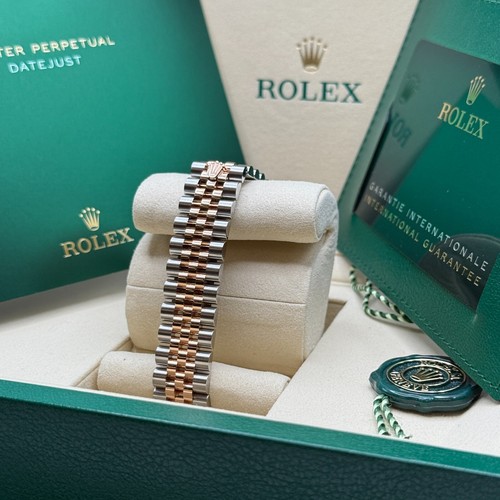 Rolex Datejust 31 NEW 2025 White Roman Dial Two Tone Rose Gold Smooth Jubilee - Picture 5 of 8