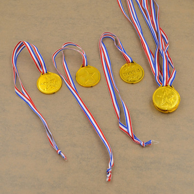 20X Kinder Gold Plastik Preismedaille Spielz CB