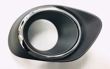 OEM Mitsubishi FOG LIGHT TRIM BEZEL COVER With Trim Ring Right Passeng Side 
