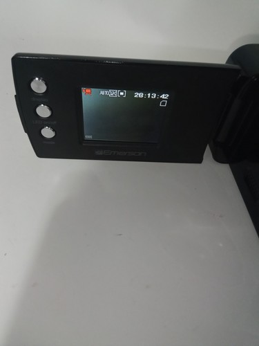 Emerson Digital video Camera 12 Mp 4x Zoom Hd with 16gb card - Picture 7 of 8