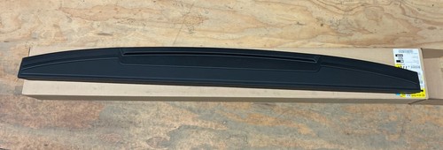 GM 2019-2023 1500 GMC CHEVY TAIL GATE Trim-Upper Molding 84493626