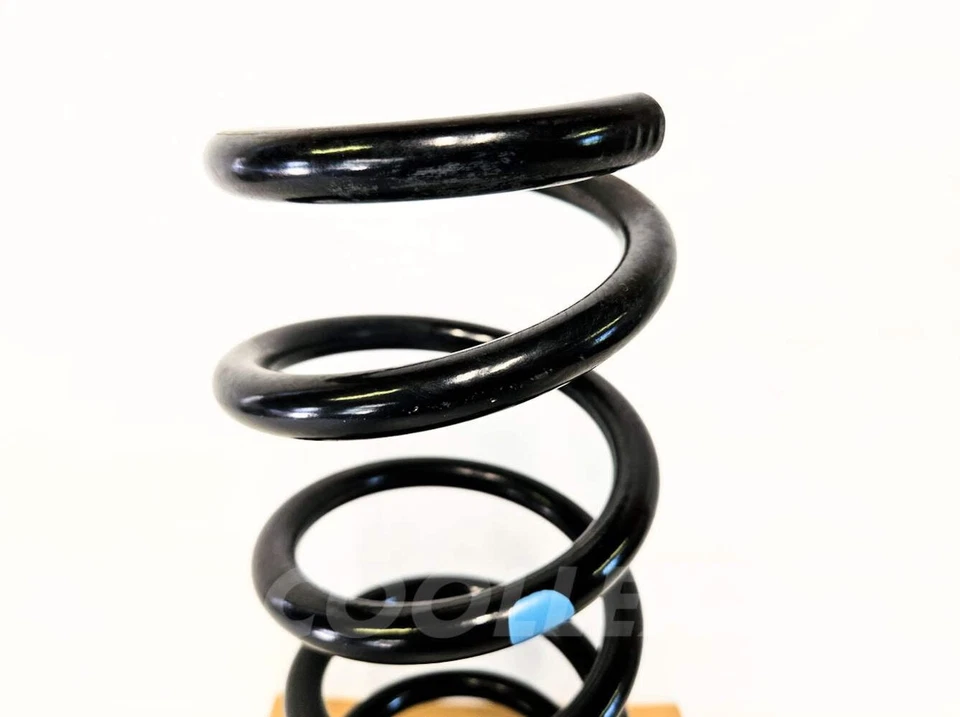 /\ 06-13 Muelle helicoidal delantero derecho Lexus Is250 Is350 tracción trasera 48131-53151 OEM usado Foto 2 de 4