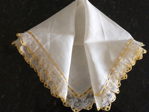 Two (2) Vintage Irish Linen Hankies with White Lace & Crochet Work Handkerchief - Picture 5 of 8