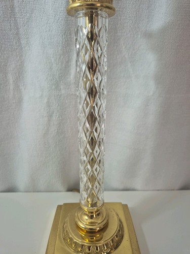 Vintage brass Corinthian column table lamp - Picture 3 of 8