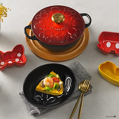 Le Creuset Disney Mickey Mouse Oval Dish 19cm Cherry Red Japan New F/S - Picture 2 of 6