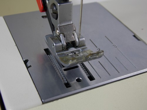 Macchina da cucire Pfaff Creative 1471 con custodia cavo alimentazione pedale RICAMBI RIPARAZIONE - Foto 5 di 14