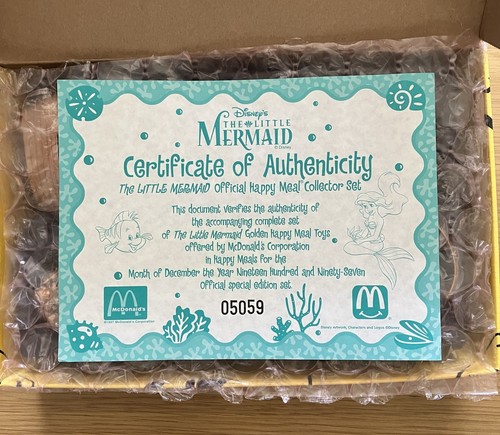 McDonalds Disney’s The Little Mermaid golden toy set 1997. - Picture 2 of 3