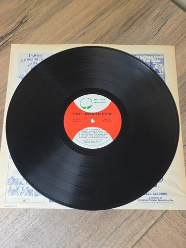 Brownsville Station - Yeah! - Vinyl LP 1973 “Smokin' in the Boy's Room” VG+/VG+ - Foto 5 di 7