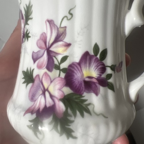 Royal Windsor Teacup Fine Bone China With Purple Flowers Made In England - Picture 7 of 9