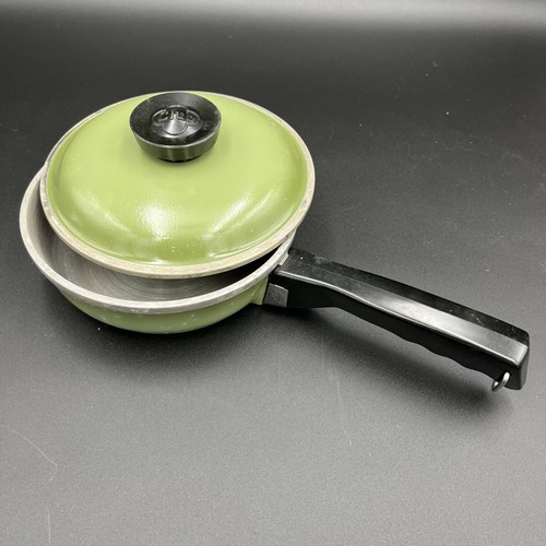 Juego de ollas de aluminio CLUB verde aguacate con tapas vintage 9 piezas - Imagen 7 de 14