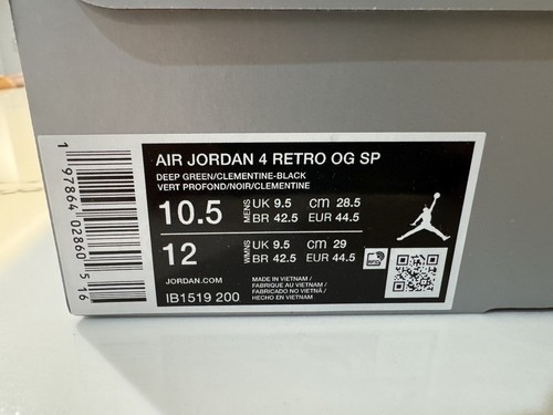 Air Jordan 4 Undefeated 2025 Größe 10,5 - Bild 3 von 3