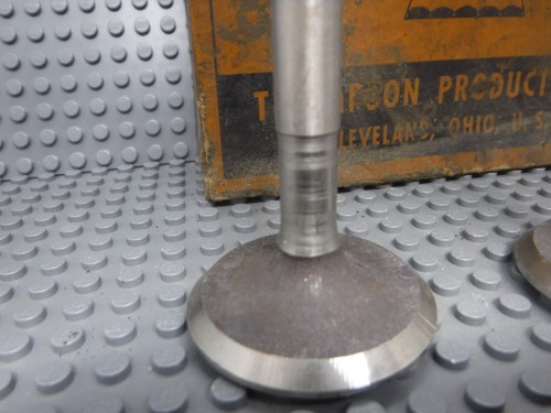 New Old Stock Intake or Exhaust valve Thompson Products 6 S940 - Picture 4 of 6