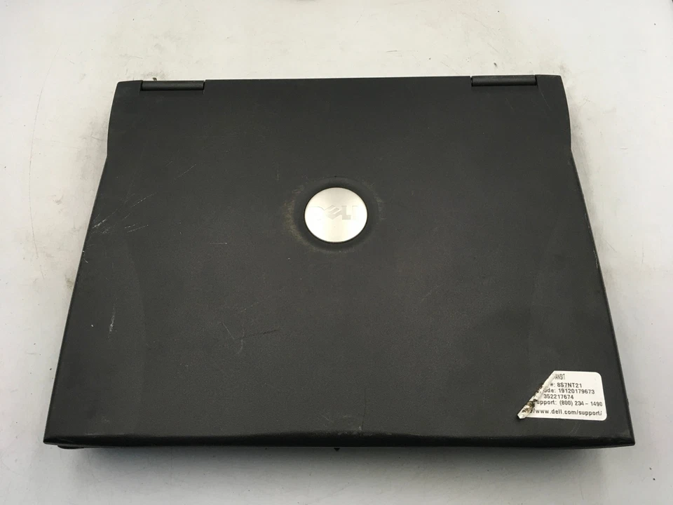 DELL LATITUDE C540 - FOR PARTS/NO POWER - INTEL PENTIUM 4 - NO RAM -READ DESC-BB - Image 4 of 4