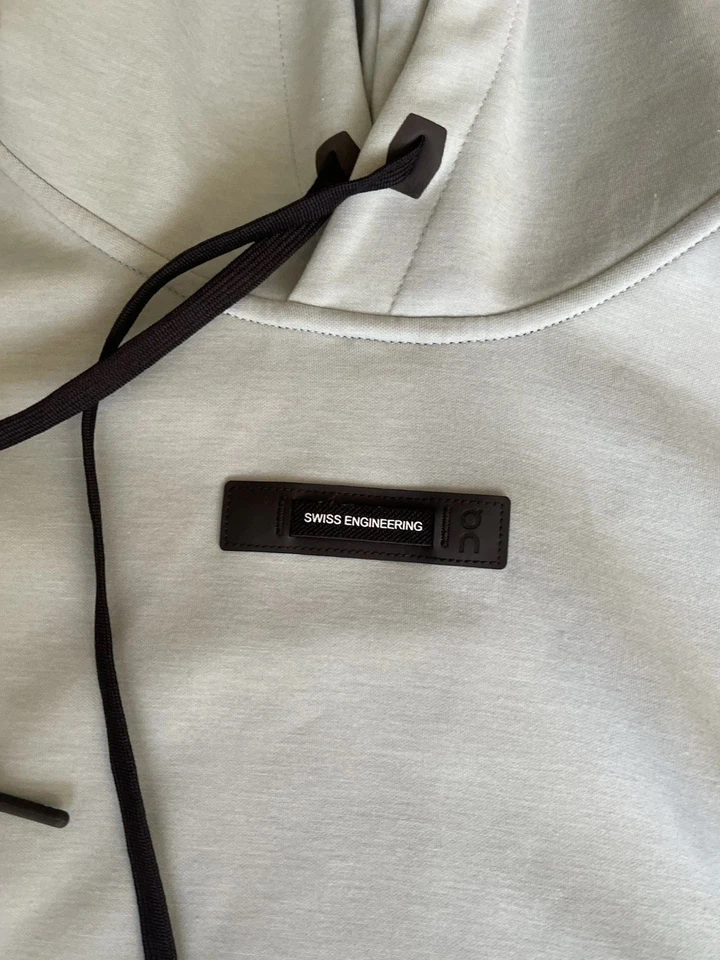 Sudadera con capucha para mujer ON CLOUD Focus TECH talla MEDIANA M verde Foto 2 de 4