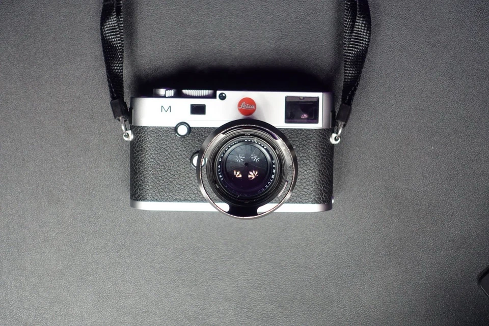 Teleobjetivos y visor Leica M Tipo 240 plateados con 50 Summicron y 135 mm  Foto 2 de 4
