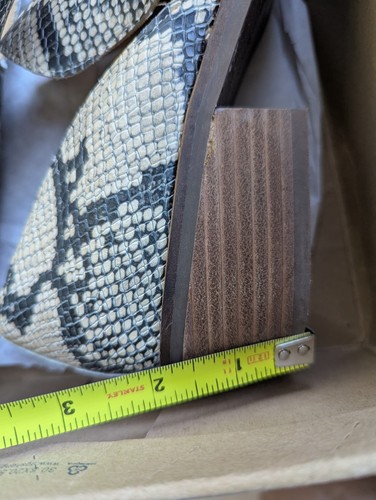 Botín sin cordones Lucky Brand Macce estampado de serpiente cuero crema talla 8,5 - Imagen 8 de 9