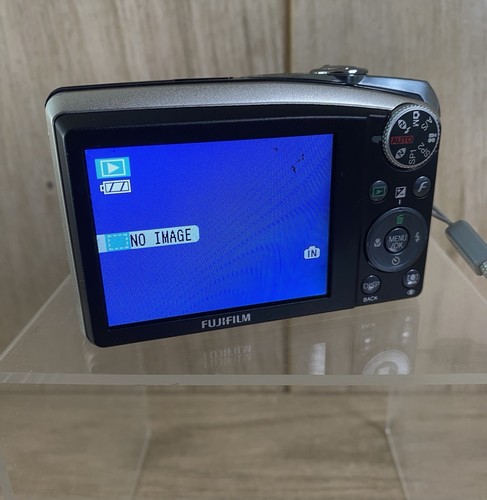 Fujifilm FinePix F50fd 12.0MP Digital Compact Camera Silver - Read Description - Picture 9 of 17