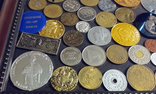 Junk Drawer Lot 120+ Vintage Tokens Trinkets & Miscellaneous Items Unsearched - Picture 11 of 13