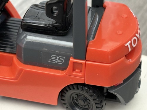 TOYOTA - FORKLIFT MODEL TRUCK - COUNTER BALANCE - - Picture 3 of 7