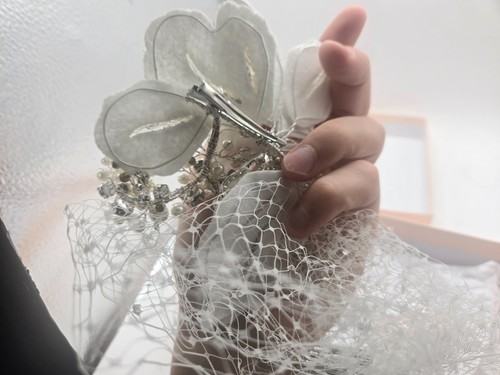 Davids Braut Blumen Kopfschmuck mit Perlen und Kristallen Haarspange formeller Abschlussball - Bild 9 von 11