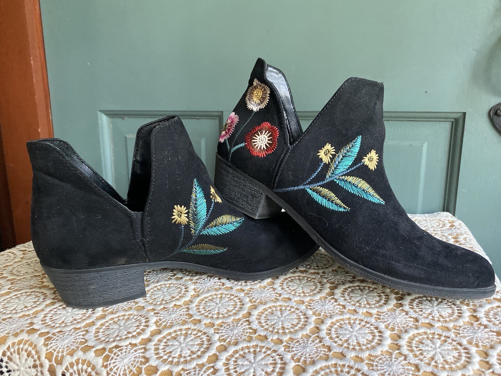 Indigo Road Floral Embroidered Western Booties Size 7… Gem