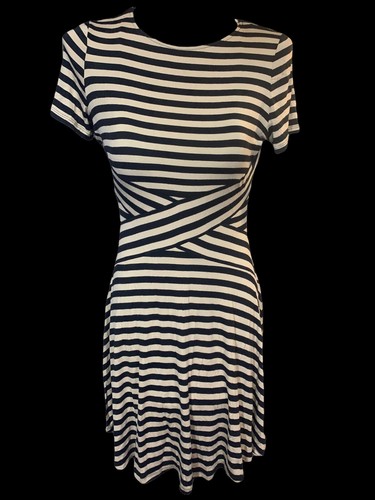 eci NEW YORK kurzärmliges schwarz/hellbraun gestreiftes kurzes Kleid mit U-Ausschnitt Damen XL neu mit Etikett - Bild 2 von 8