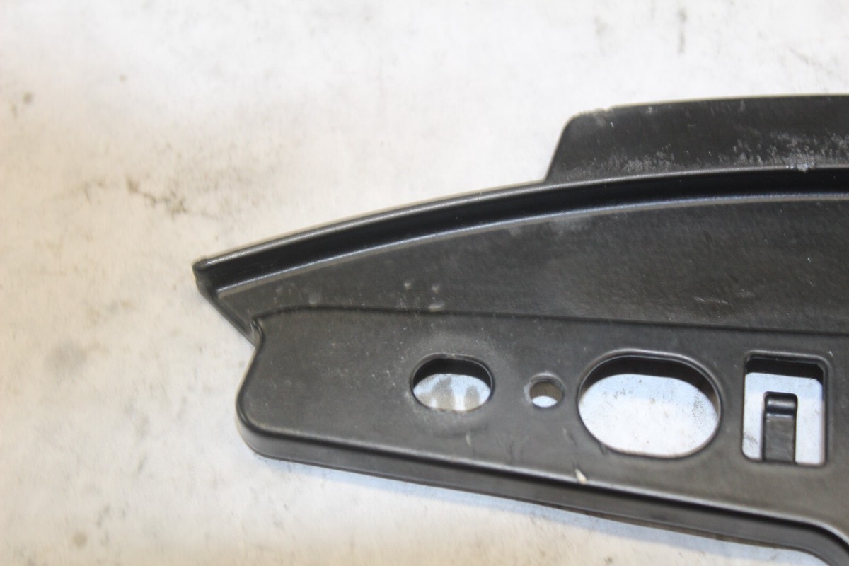 REFLECTOR MOUNT BRACKET RIGHT 68704-07 2016 SPORTSTER XL1200