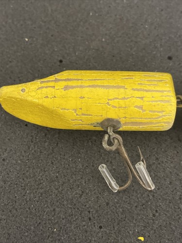 Antiguo señuelo de pesca de madera vintage con cuchara gran arte popular - Imagen 11 de 21
