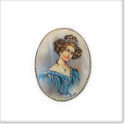 Broche Miniature Laquée Fedoskino Russie - Portrait Femme Peint Main Sur Nacre - Neuf Emballé Cadeau
