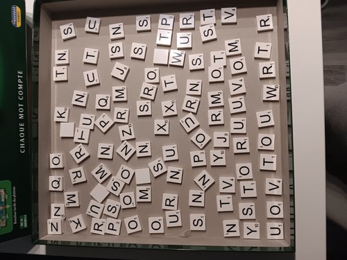 Megableu Scrabble juego de mesa clásico versión FR. DISPENSADOR DE PIEZAS DE REPUESTO - Imagen 8 de 14