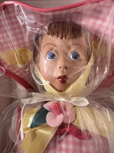 Bambola Effanbee Pat Kolesar bambino 15" con supporto Barbara Sue con cofano LE 2500 COA  - Foto 1 di 9