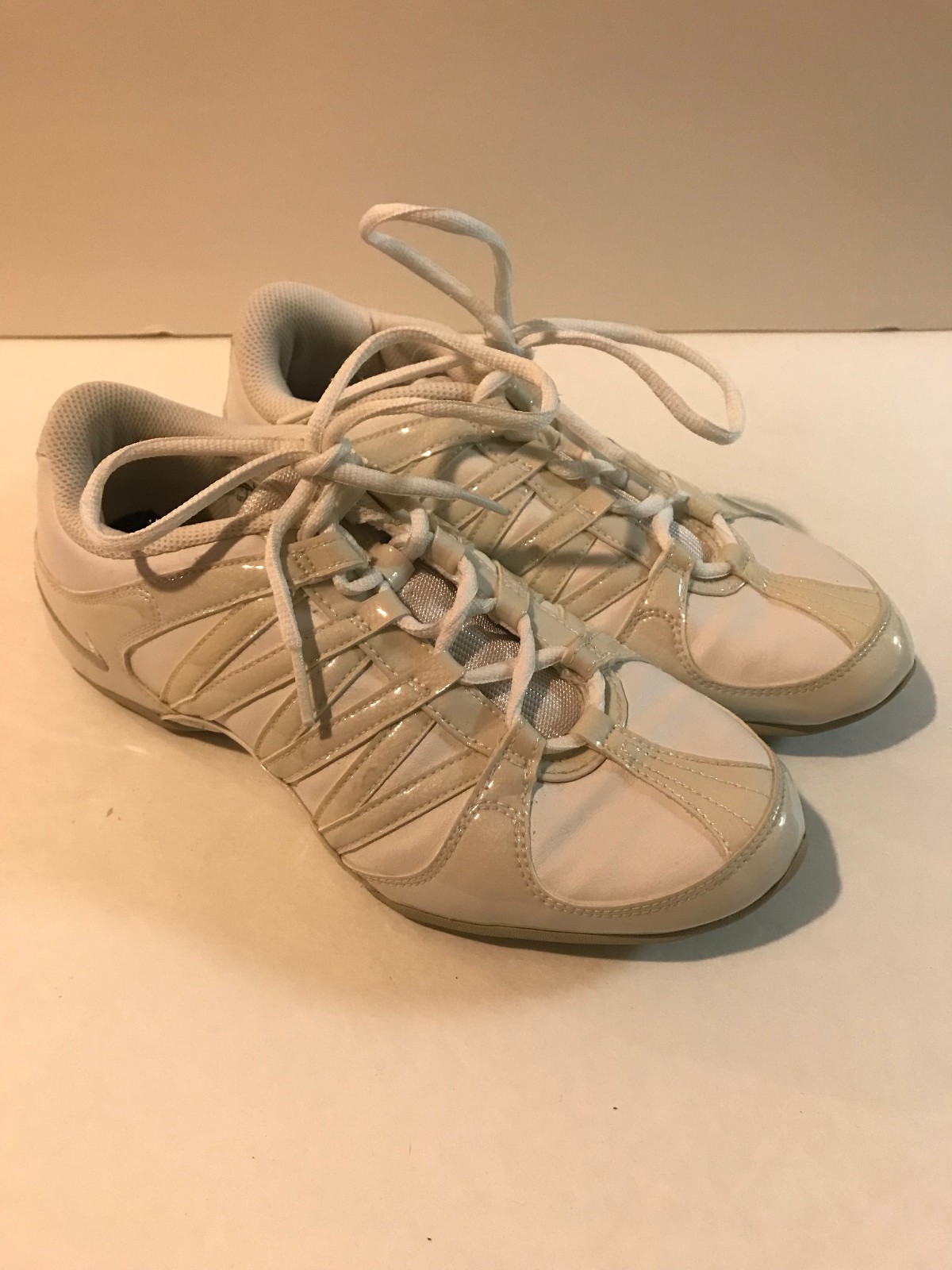 NEW Women's NIKE Cheer Unite Cheerleading Shoes Comfortable NEW Women's NIKE Cheer Unite Cheerleading Shoes Comfortable