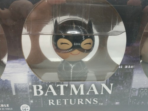 Funko Dorbz BATMAN RETURNS 3 Pack SDCC 2016 Exclusive with Catwoman & Penguin - Picture 5 of 7